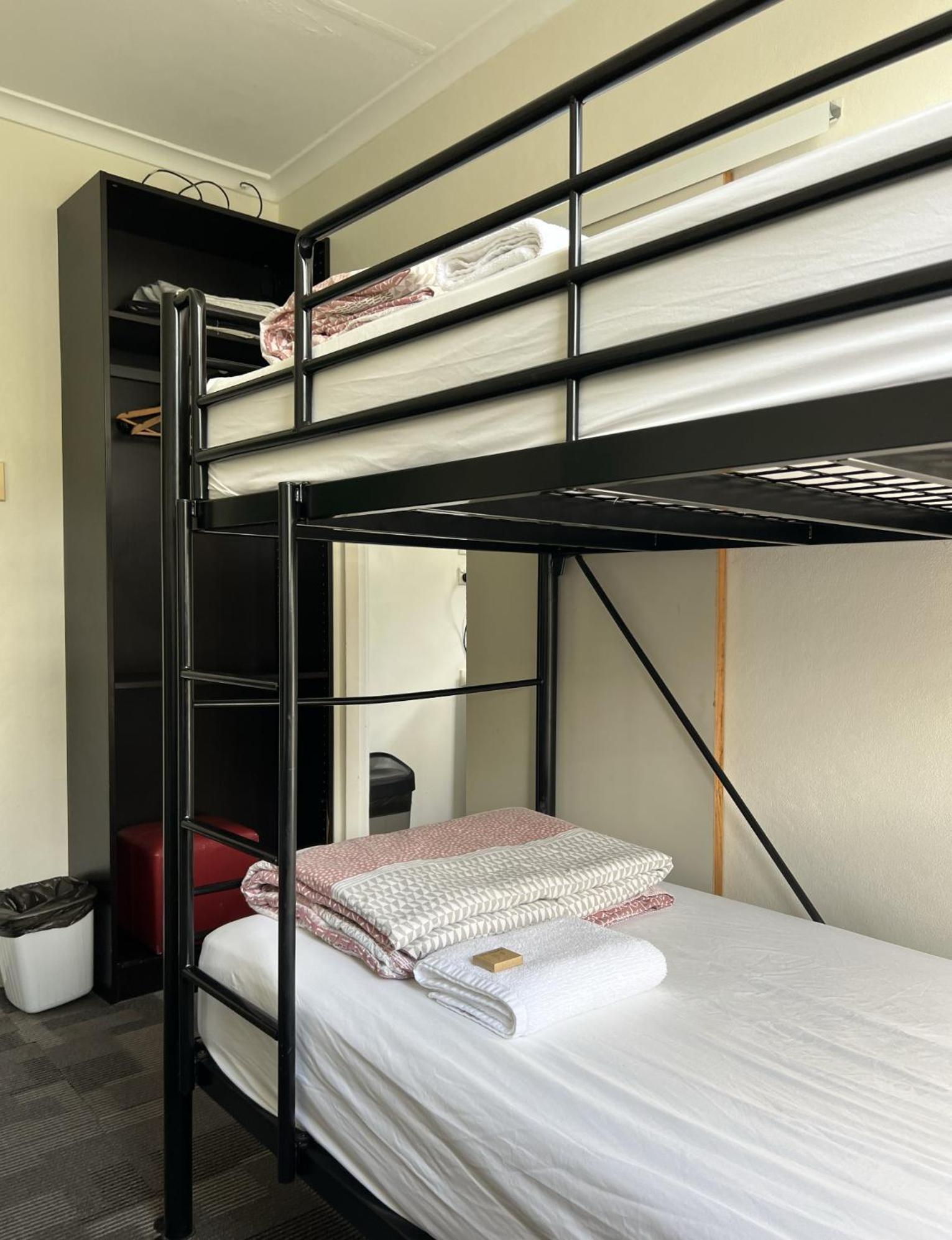 Manly Bunkhouse Hostel Sydney Buitenkant foto